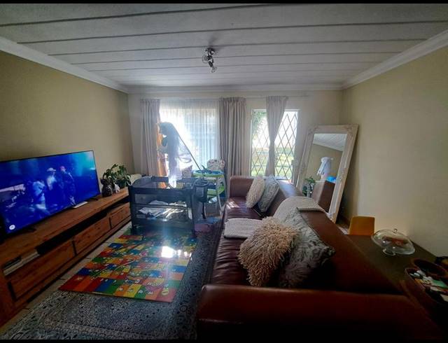 2 BEDROOM APARTMENT FOR SALE IN DIE HOEWES